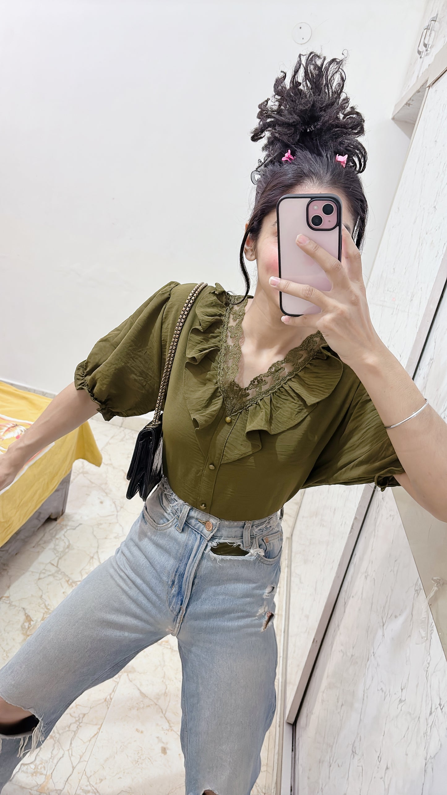 Size-XL, Bust -free